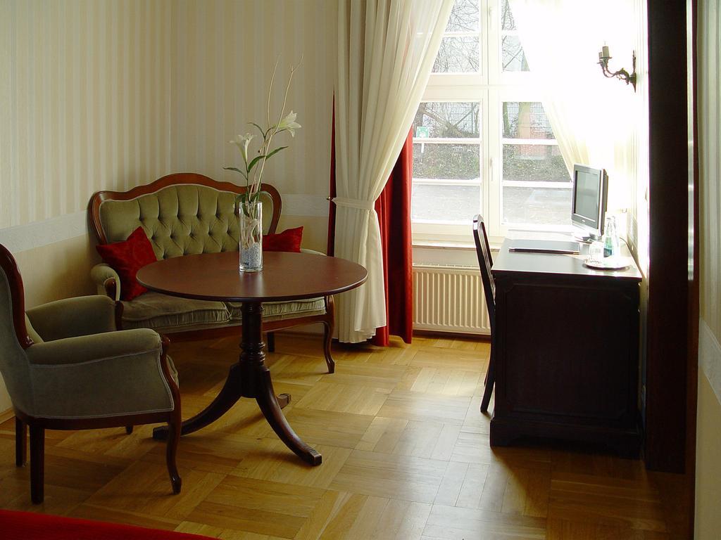 Hotel Altes Hafenhaus Rostock Phòng bức ảnh