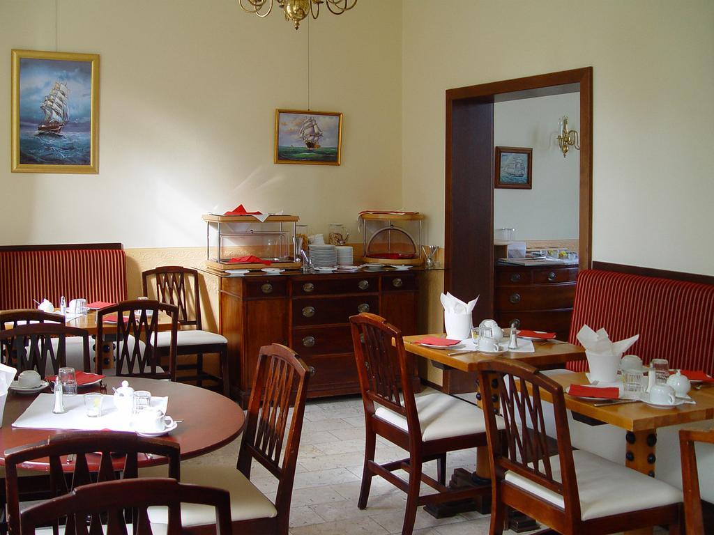 Hotel Altes Hafenhaus Rostock Ngoại thất bức ảnh