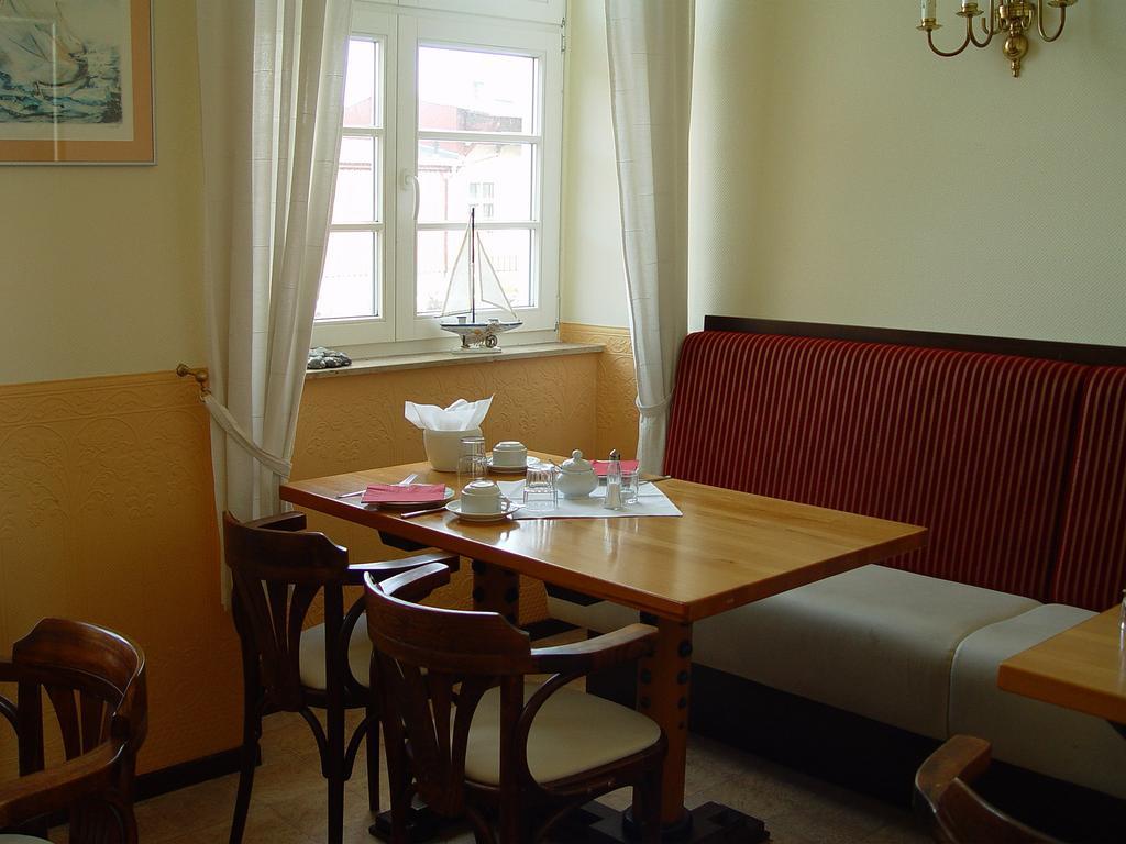 Hotel Altes Hafenhaus Rostock Ngoại thất bức ảnh