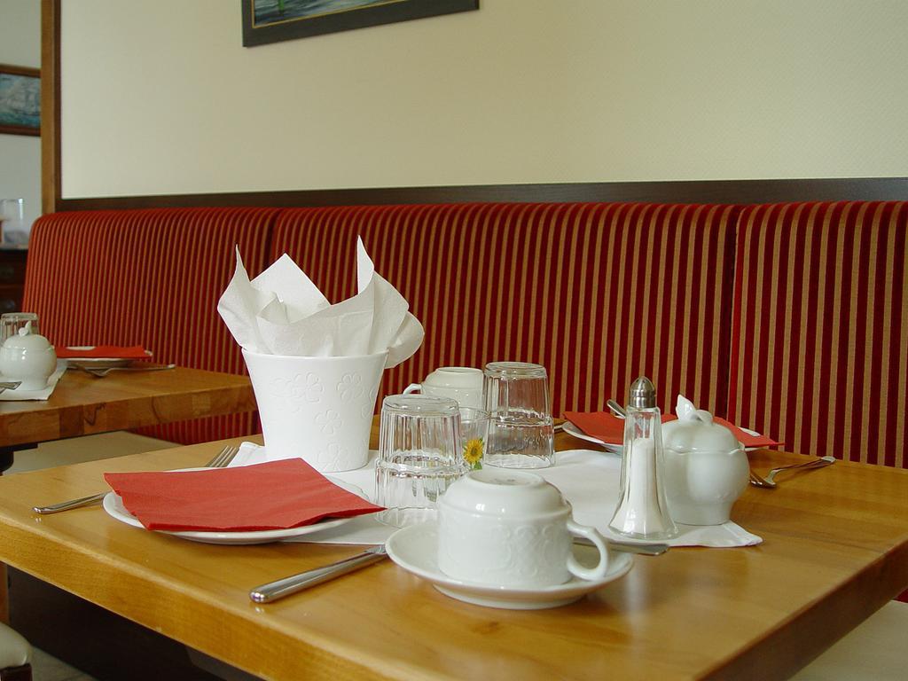 Hotel Altes Hafenhaus Rostock Ngoại thất bức ảnh