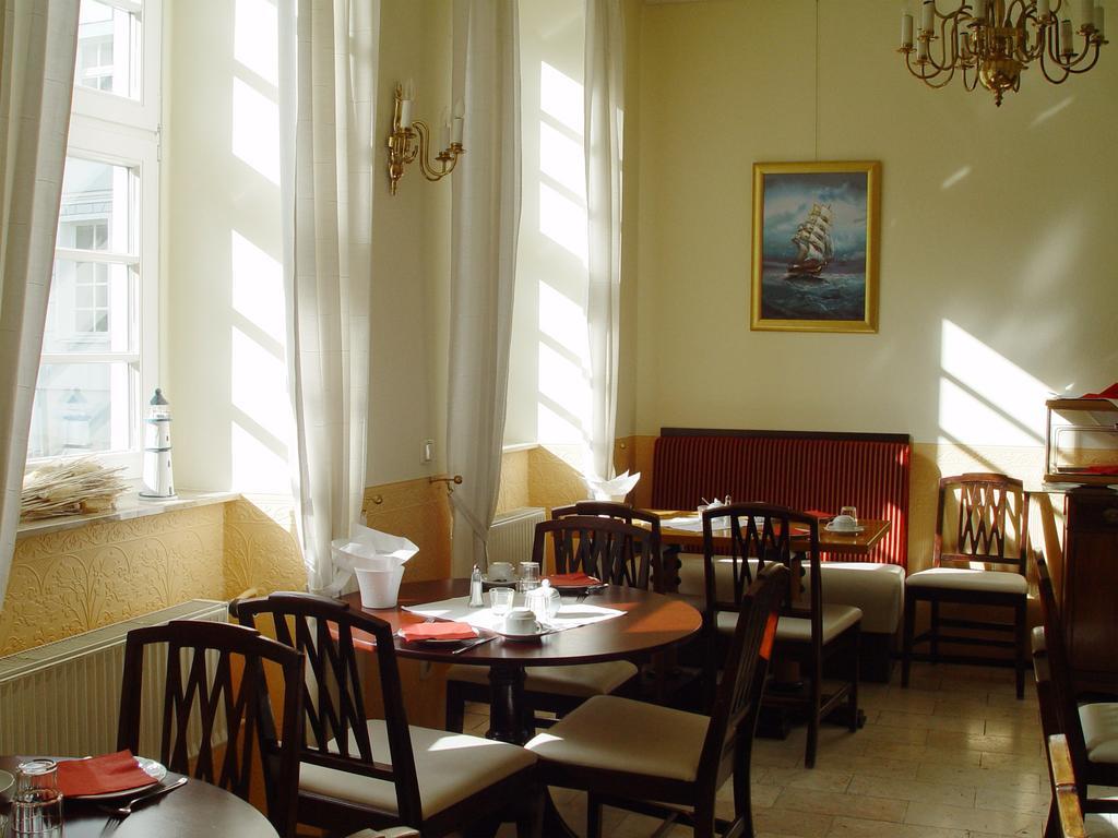 Hotel Altes Hafenhaus Rostock Ngoại thất bức ảnh
